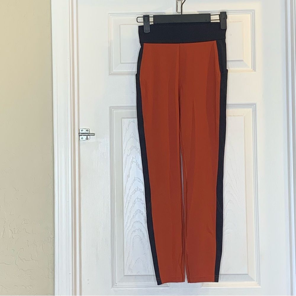 lululemon Box It Out Leggings in Bonfire/Black Size 4 - Picture 11 of 12
